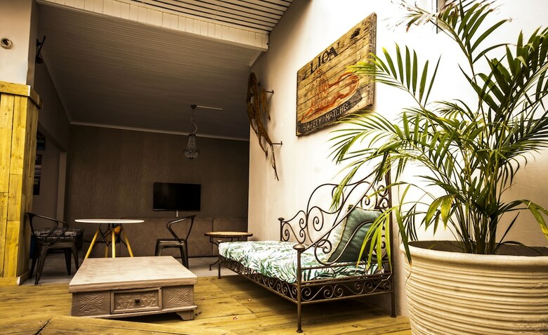 Hotel The Russel Guesthouse