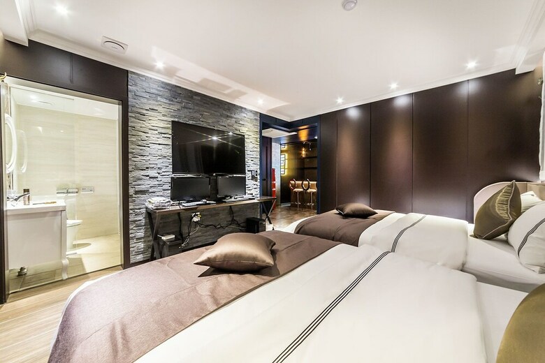 Lin Hotel