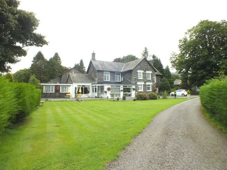 Hotel Bluebird Lodge And Waterhead Apartment