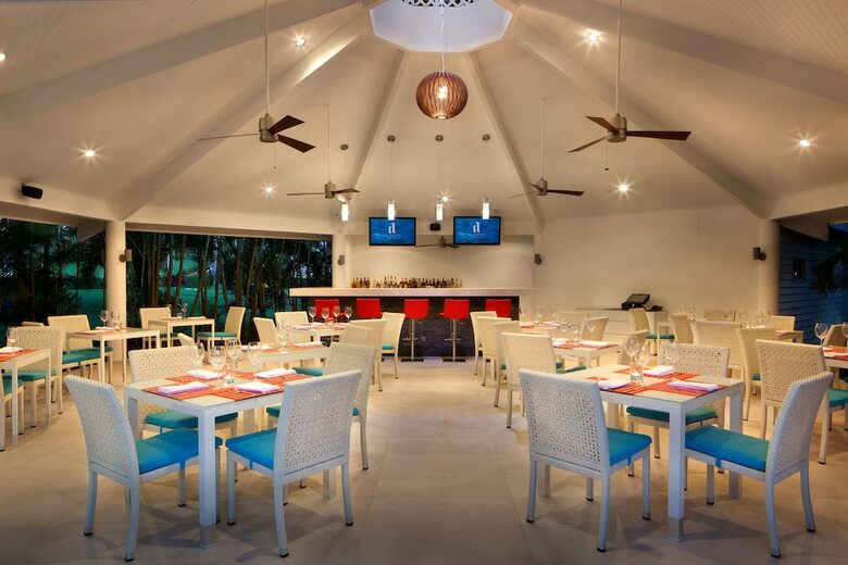 Azul Ocean Club Hotel
