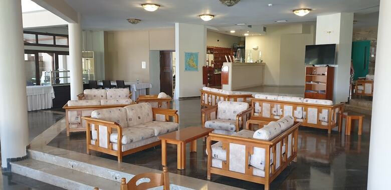 Hotel Karavados Beach