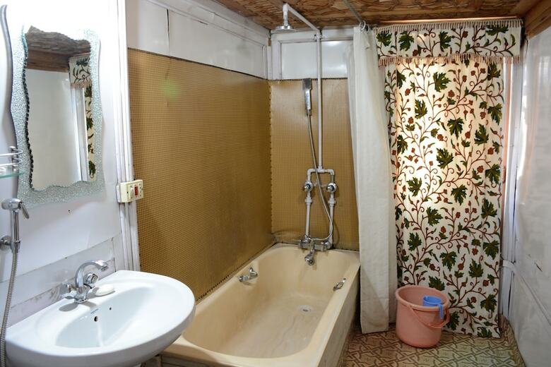 Hotel Houseboat Zaindari Palace