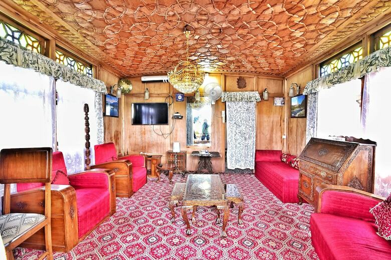 Hotel Houseboat Zaindari Palace