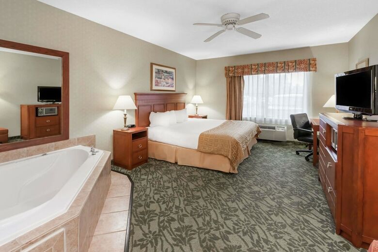 Hotel Baymont By Wyndham Grand Rapids N/walker