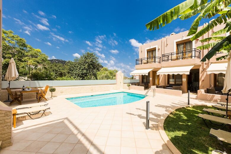 Aparthotel Pantheon Villas & Suites