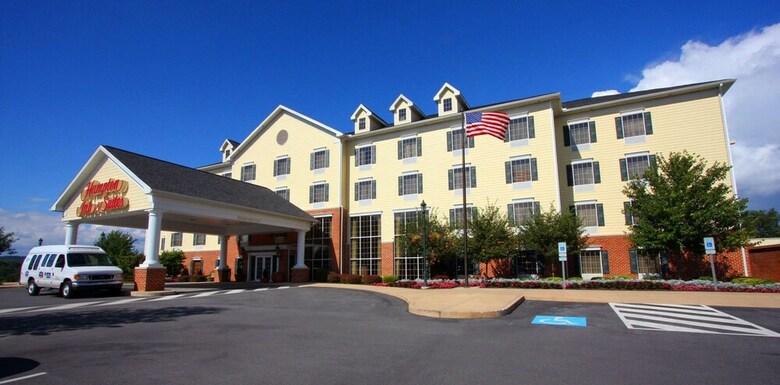 Hotel Hampton Inn & Suites State College At Williamsburg Square
