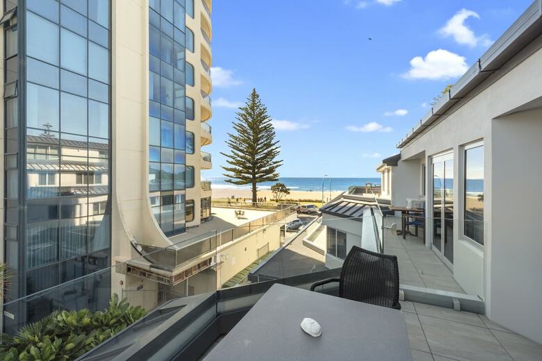 Aparthotel The Pavilions Beachfront Apartments