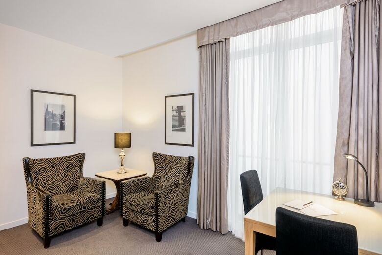 Treasury On Collins Apartment Hotel