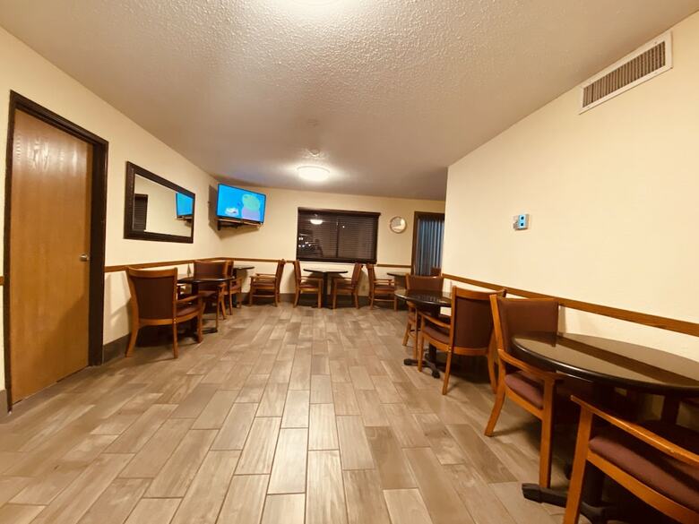Motel Super 8 By Wyndham Lawrence Ku