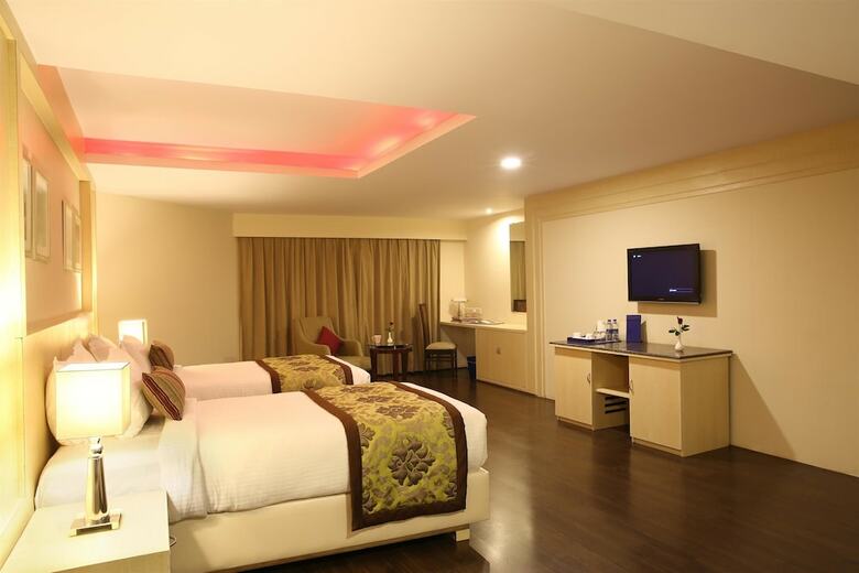 Hotel Golden Tulip Jaipur
