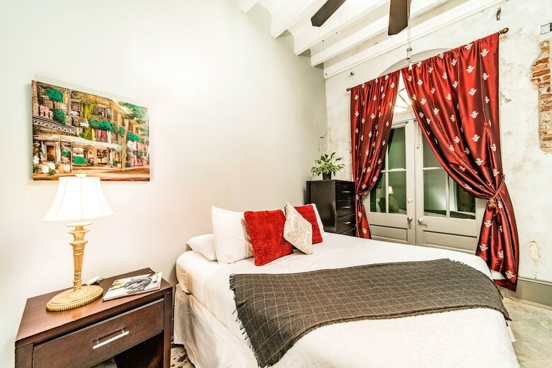 The Saint Philip Hotel