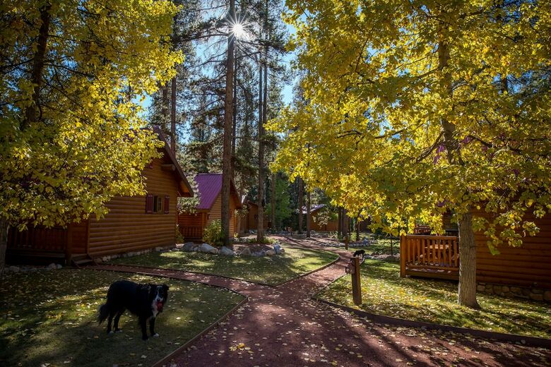 Hotel Baker Creek Mountain Resort