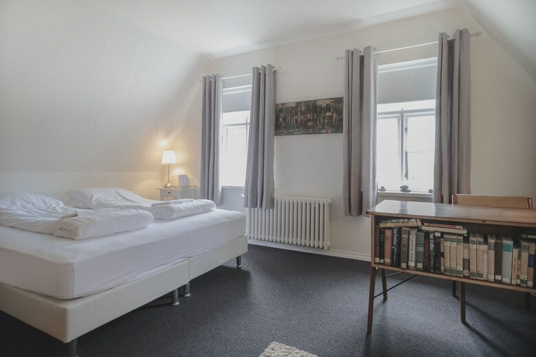 Hotel Heradsskolinn Historic Guesthouse