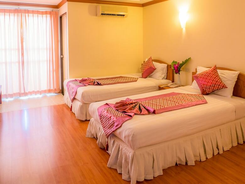 Chomsin Hua Hin Hotel