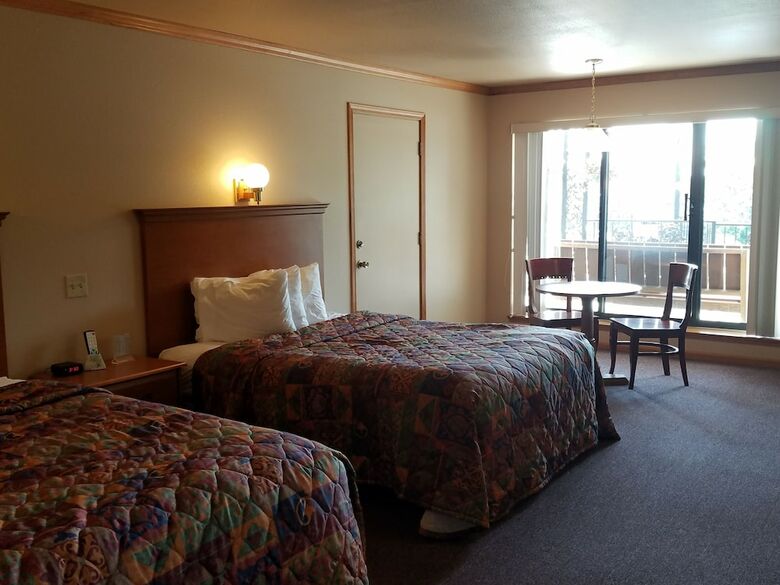 Motel Amber's Inn & Suites