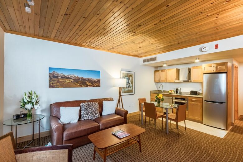 Apartamento Ice House Suites And Condominiums