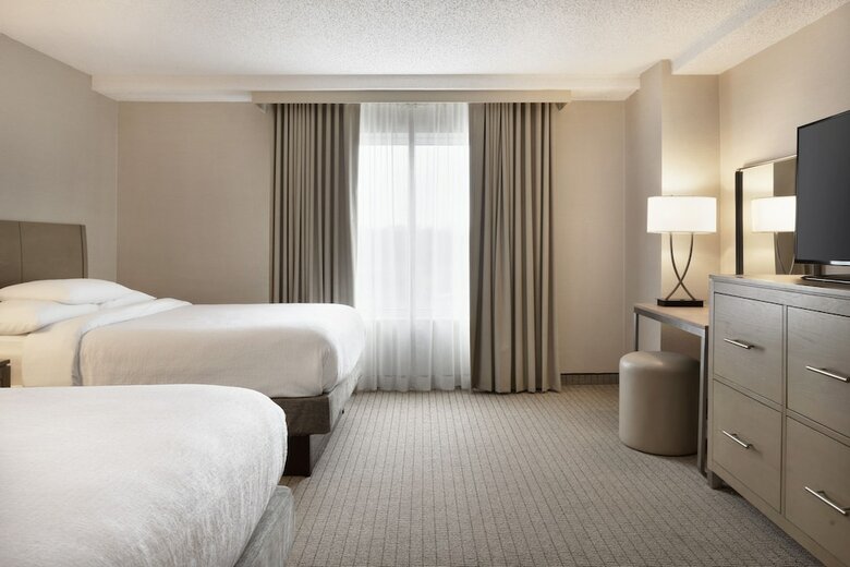 Hotel Embassy Suites Cleveland Rockside