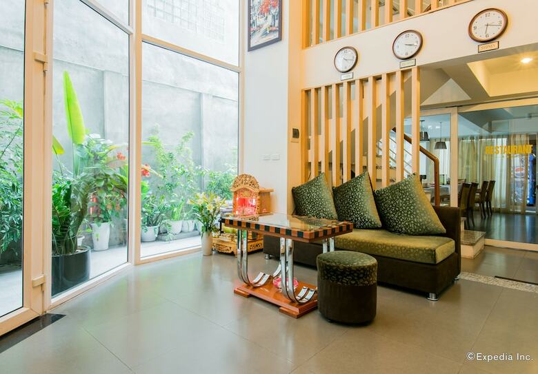 Golden Sun Villa Hotel