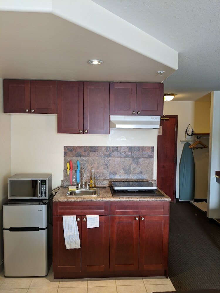 Hotel Foxwood Inn & Suites