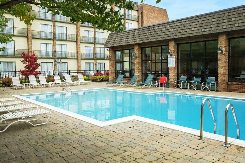 Hotel Rit Inn & Conference Center