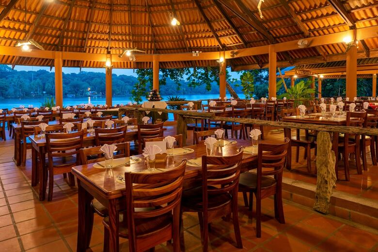Hotel Laguna Lodge