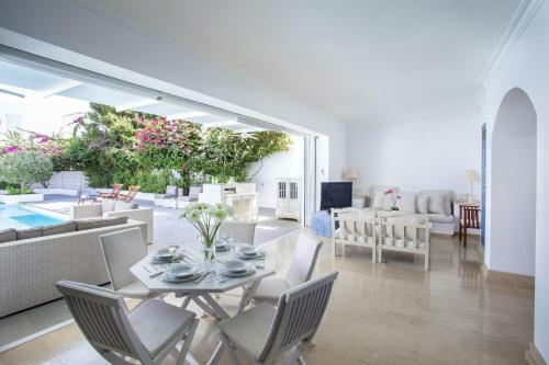 Louis Nausicaa Luxury Villa