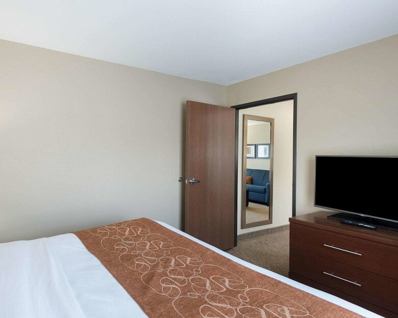 Hotel Comfort Suites Bridgeport - Clarksburg
