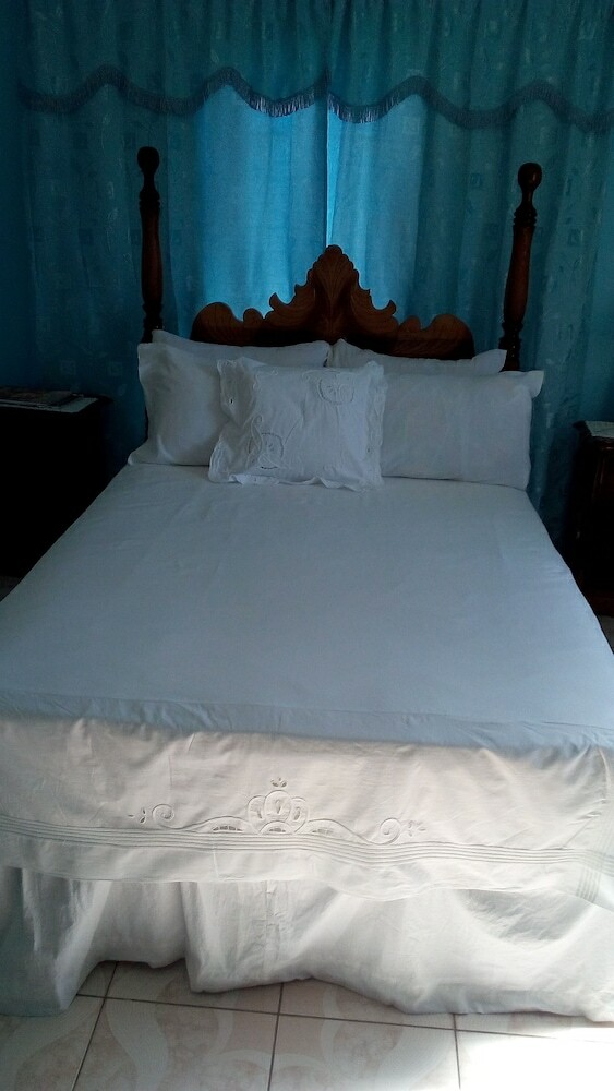 Hotel Treasure Bay Guesthouse