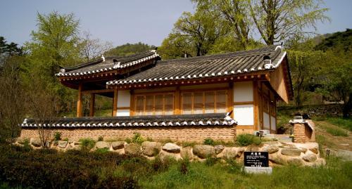 Hostal Korean Traditional House - Chungnokdang