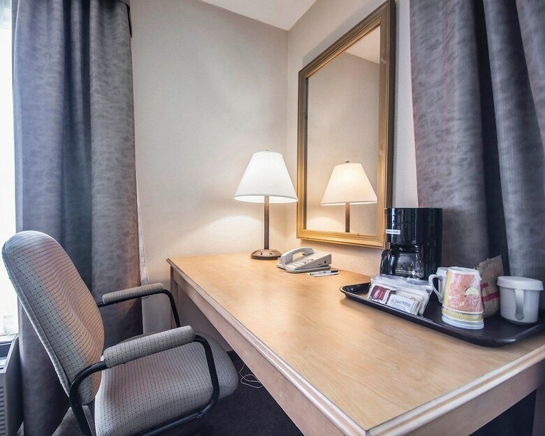 Hotel Comfort Inn & Suites