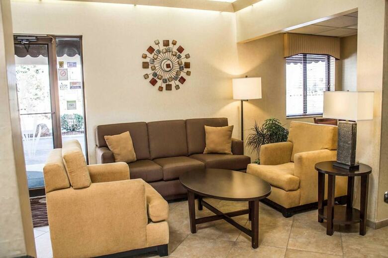 Hotel Comfort Inn East