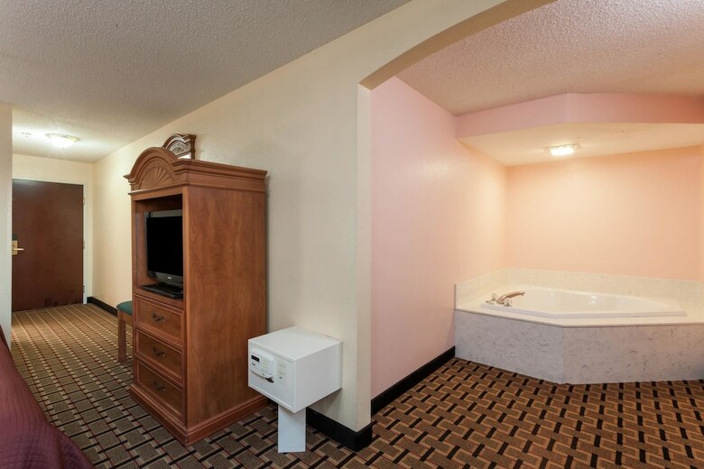 Hotel Howard Johnson By Wyndham Airport