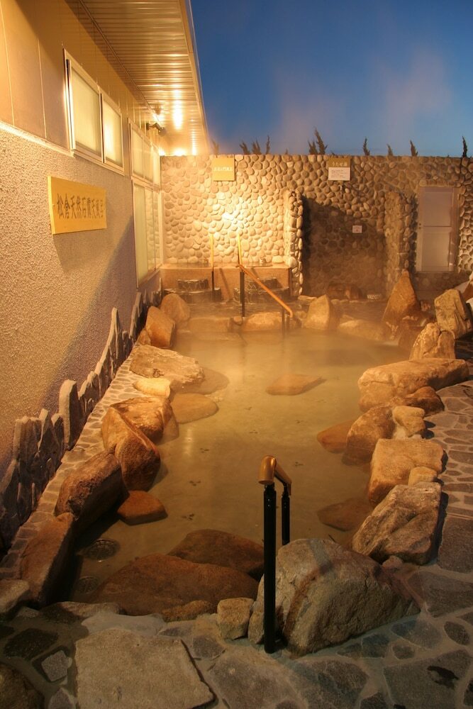 Hostal Hidamarinoyu Flop House - Hostel