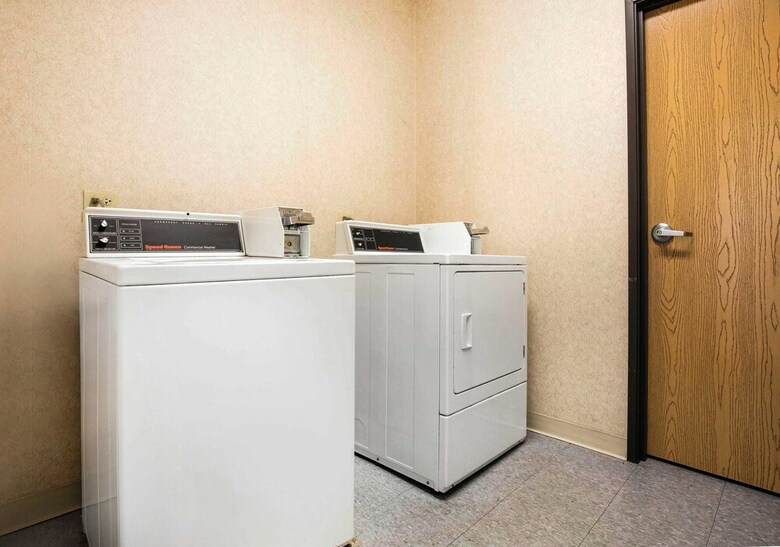 Hotel Quality Inn Monee I-57