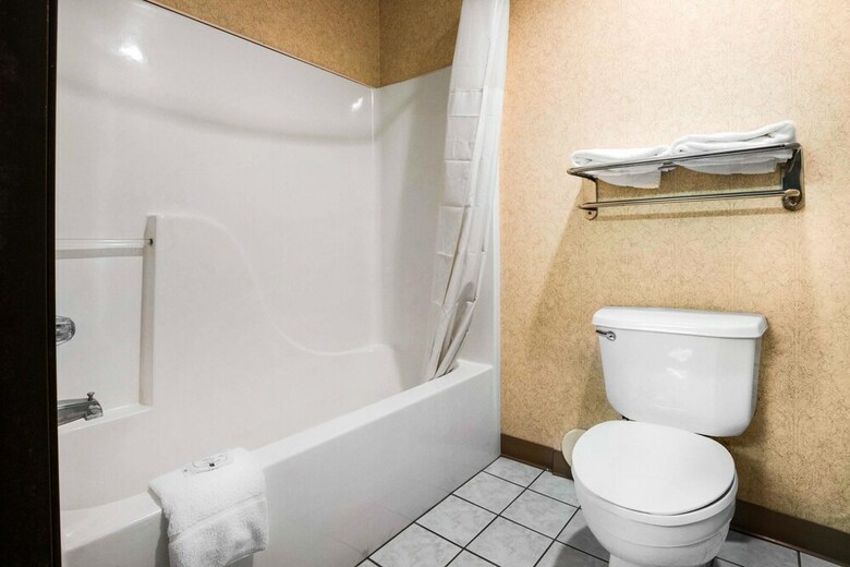 Hotel Quality Inn Monee I-57