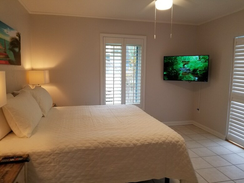 Hotel Haley's Couples Retreat