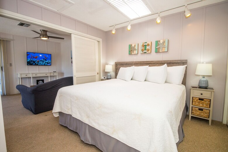 Hotel Haley's Couples Retreat