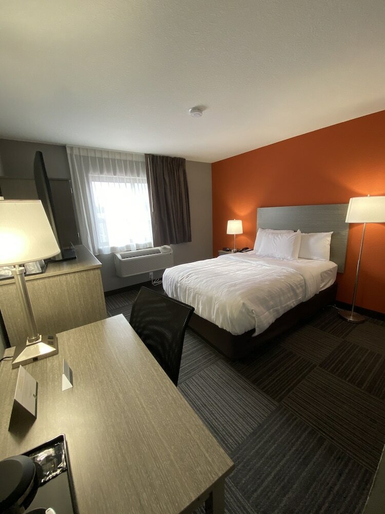 Hotel Quality Inn & Suites