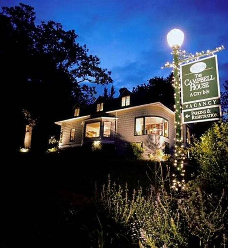 Bed & Breakfast Campbell House Inn