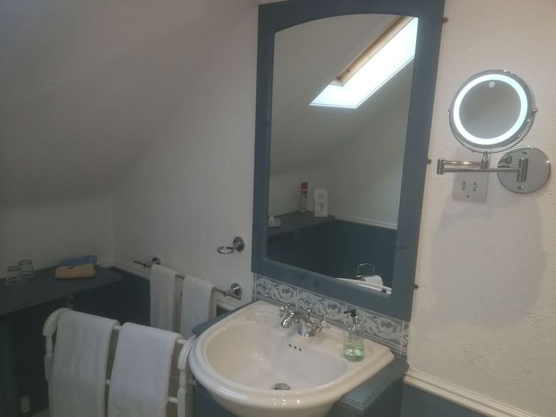 Hotel Meadhon House