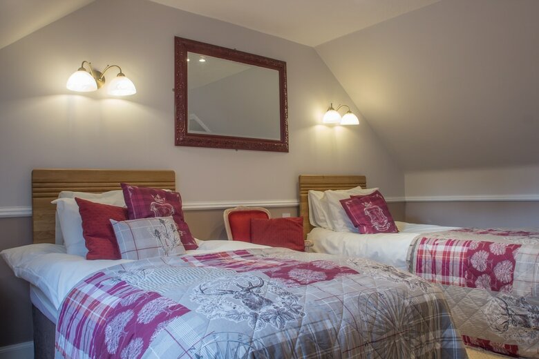 Hotel Meadhon House