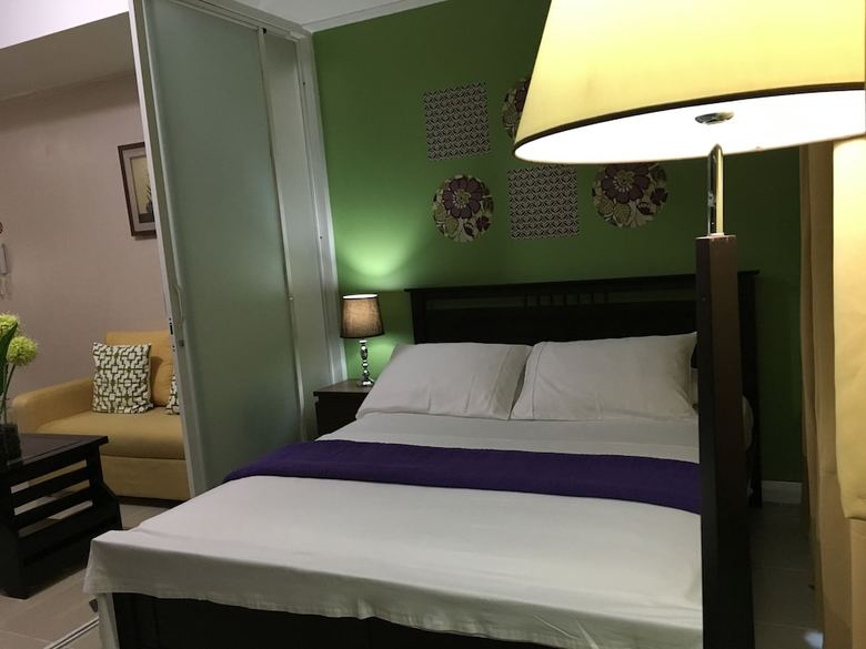 Manila Condo Home At Robinsons Place Residences