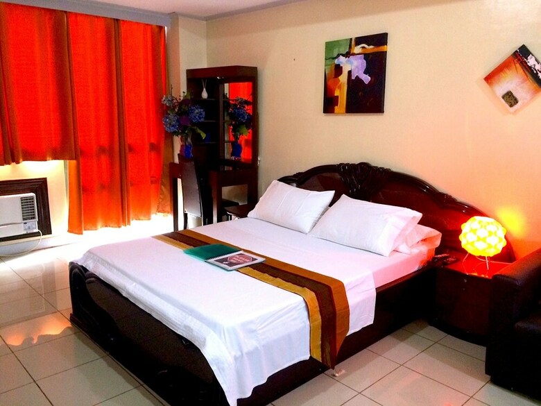 Manila Condo Home At Robinsons Place Residences