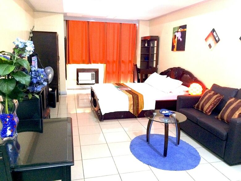 Manila Condo Home At Robinsons Place Residences