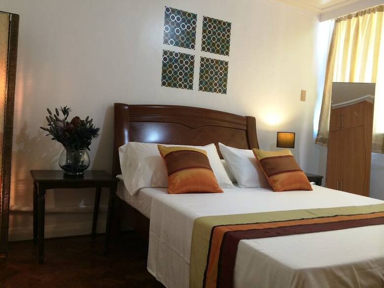 Manila Condo Home At Robinsons Place Residences