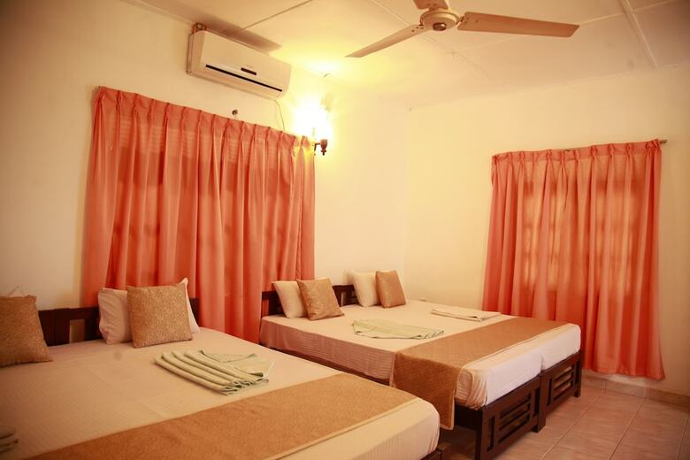 Hotel Cottage Tourist Rest