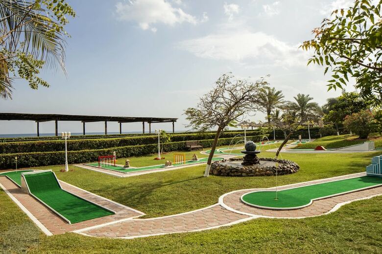 Hotel Le Meridien Al Aqah Beach Resort