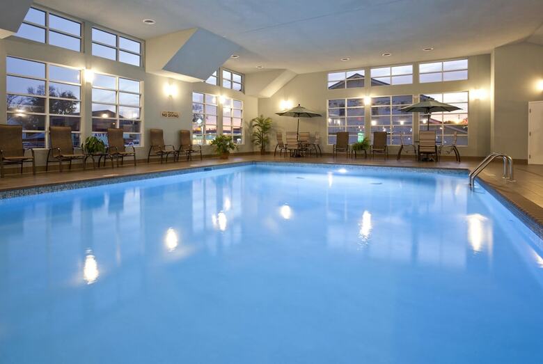 Grandstay Hotel & Suites
