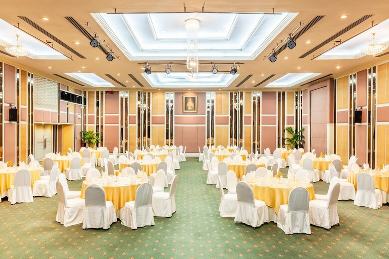 Hotel Cholchan Pattaya Beach Resort