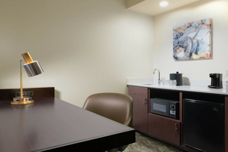 Hotel Springhill Suites By Marriott Dallas Addison/quorum Drive